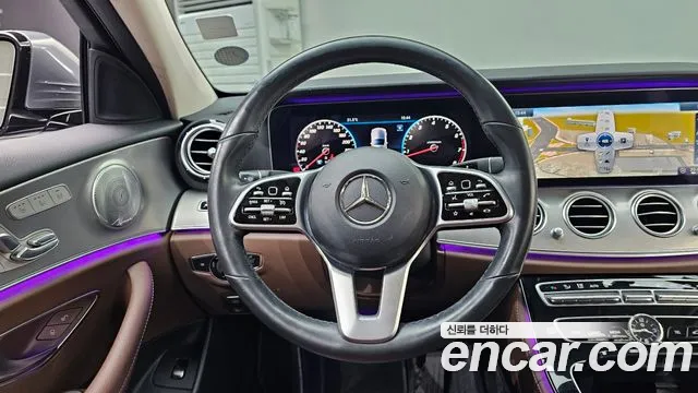 Mercedes-Benz E-Class 2019 thumb 12