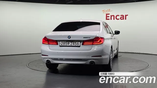 BMW 5 серии 2019 thumb 10