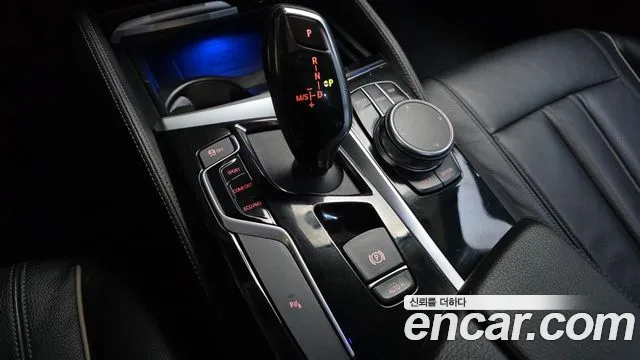BMW 5 серии 2019 thumb 8
