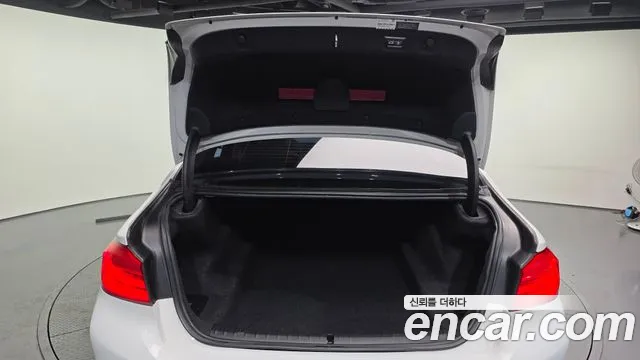 BMW 5 серии 2019 thumb 2