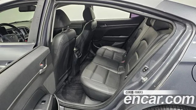 Hyundai Avante 2016 thumb 10