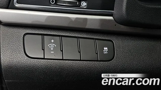 Hyundai Avante 2016 thumb 8