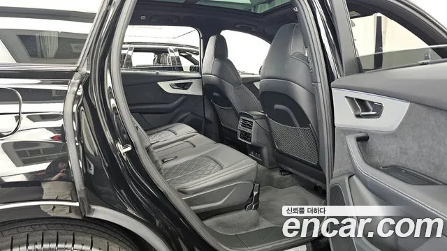 Audi Q7 2024 thumb 9