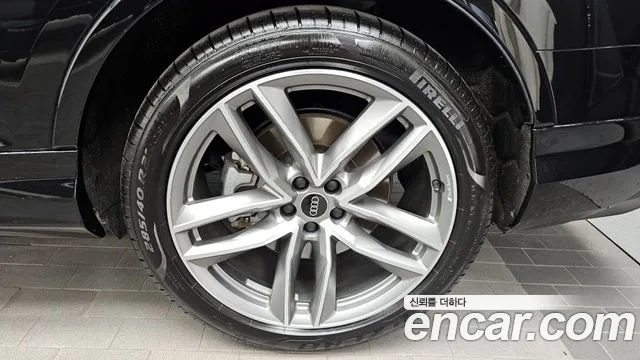 Audi Q7 2024 thumb 6