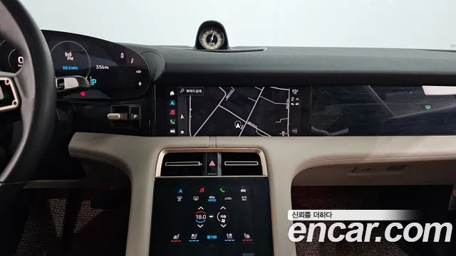 Porsche Taycan 2022 thumb 7