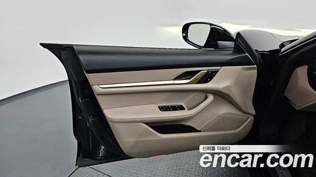 Porsche Taycan 2022 thumb 2