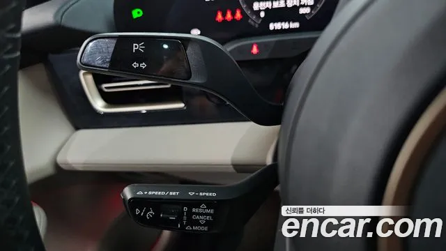 Porsche Taycan 2022 thumb 8