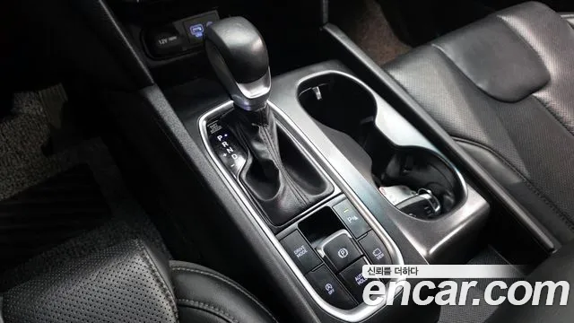 Hyundai Santa Fe 2018 thumb 2