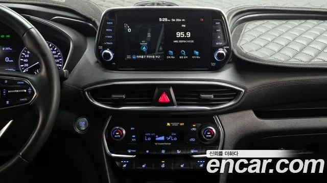 Hyundai Santa Fe 2018 thumb 3