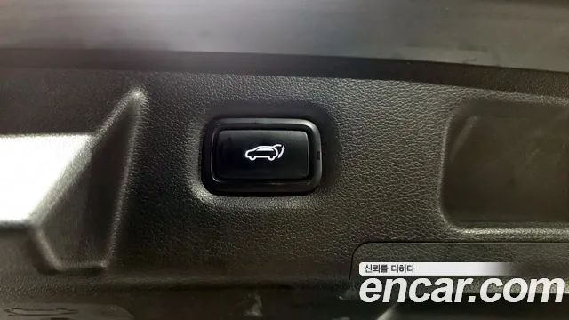 Hyundai Santa Fe 2018 thumb 5