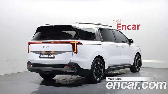 Kia Carnival 2024 thumb 4