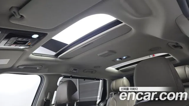 Kia Carnival 2024 thumb 9