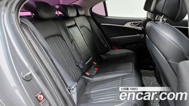 Genesis G70 2018 thumb 6