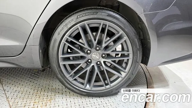 Genesis G70 2018 thumb 4