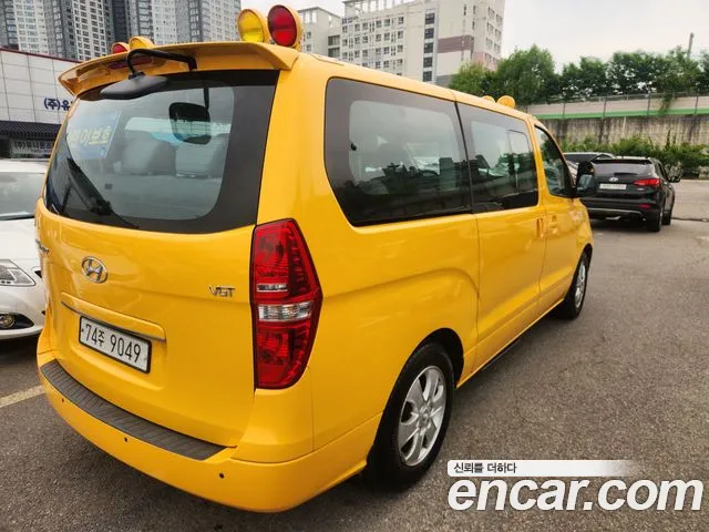 Hyundai Staria 2020 thumb 4