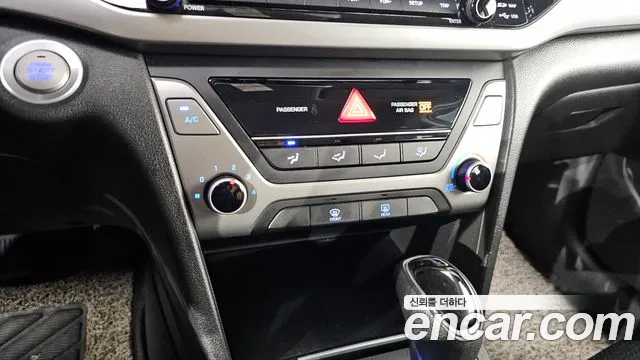 Hyundai Avante 2017 thumb 12