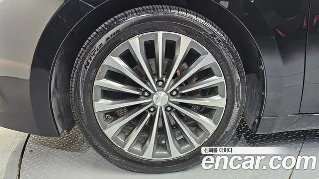 Hyundai Grandeur 2013 thumb 12