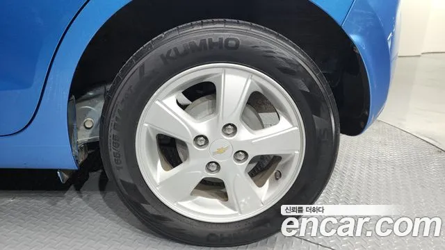 Chevrolet Spark 2017 thumb 2