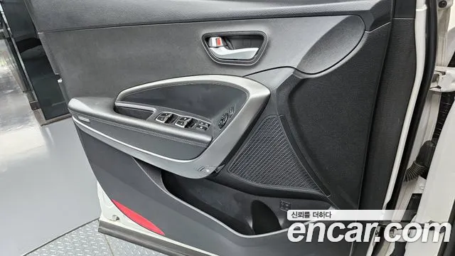 Hyundai Santafe 2015 thumb 3