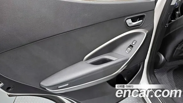 Hyundai Santafe 2015 thumb 5