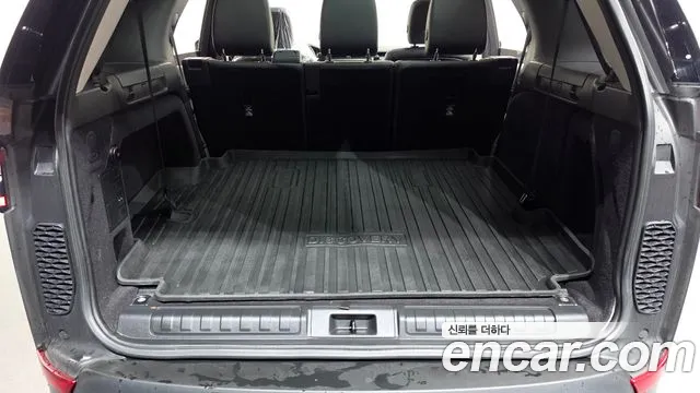Land Rover Discovery 2019 thumb 11