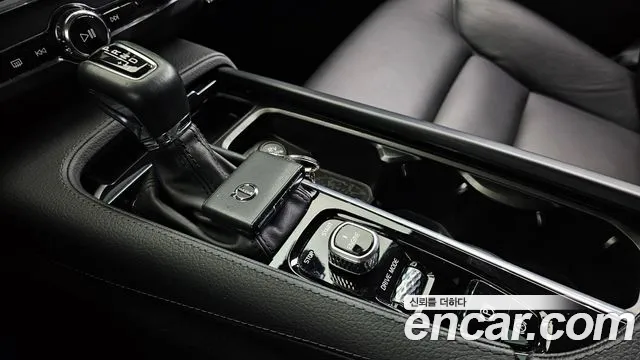 Volvo S90 2017 thumb 2