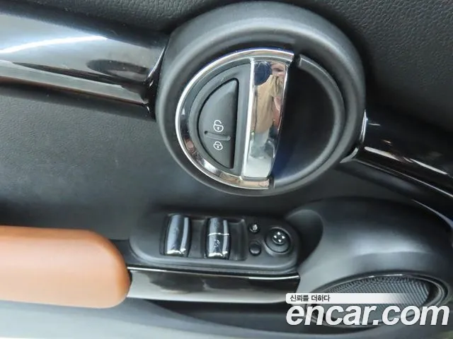 Mini Cooper Convertible 2022 thumb 4