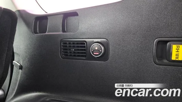 Kia Sorento 2017 thumb 12