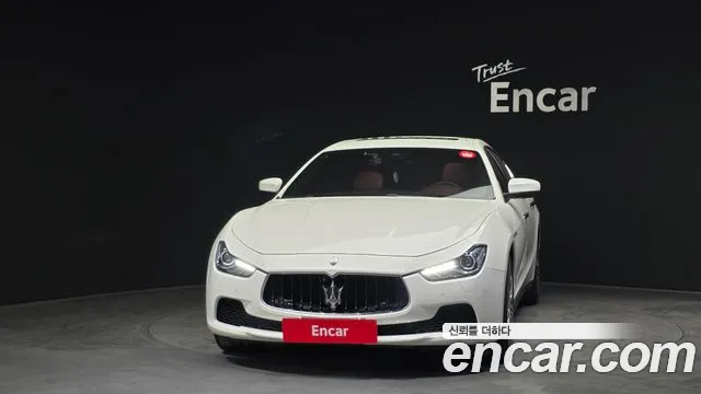 Maserati Ghibli 2017 thumb 7