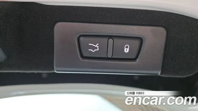 Maserati Ghibli 2017 thumb 9