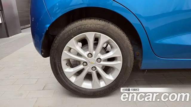 Chevrolet Spark 2018 thumb 2