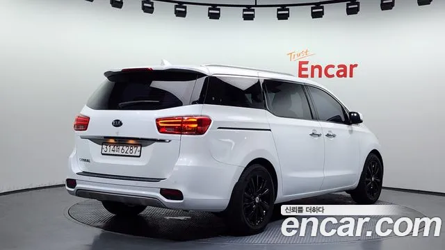 Kia Carnival 2018 thumb 7