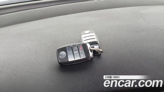 Kia Carnival 2018 thumb 11