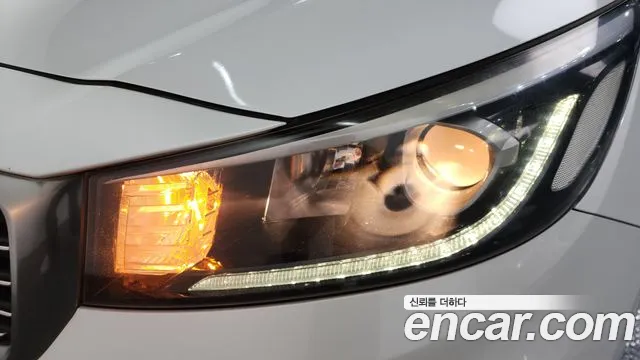 Kia Carnival 2018 thumb 12