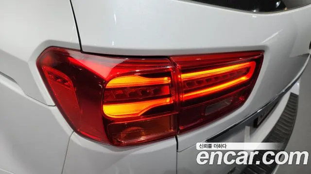 Kia Carnival 2018 thumb 6