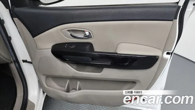 Kia Carnival 2018 thumb 2