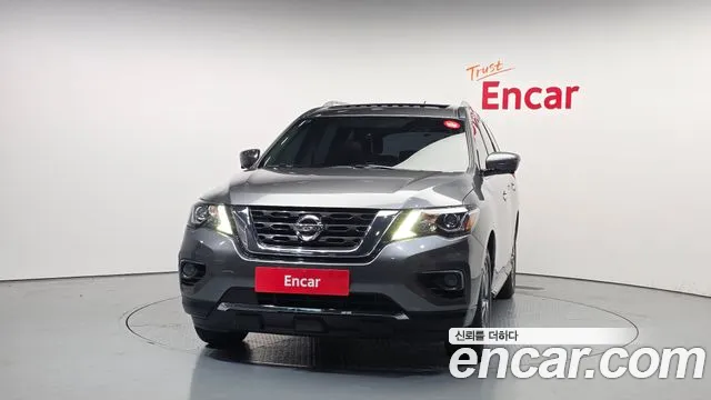 Nissan Pathfinder 2017 thumb 2