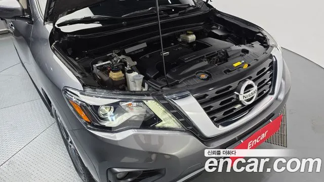 Nissan Pathfinder 2017 thumb 11