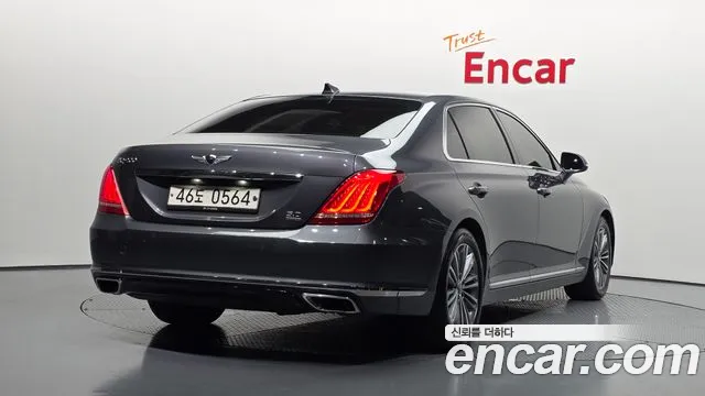 Genesis G90 2016 thumb 12