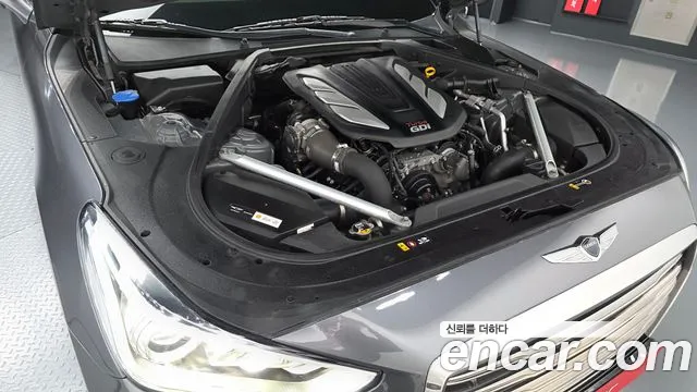Genesis G90 2016 thumb 6