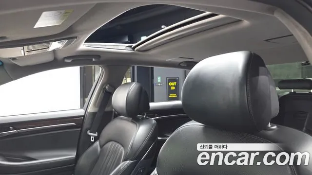 Genesis G90 2016 thumb 7