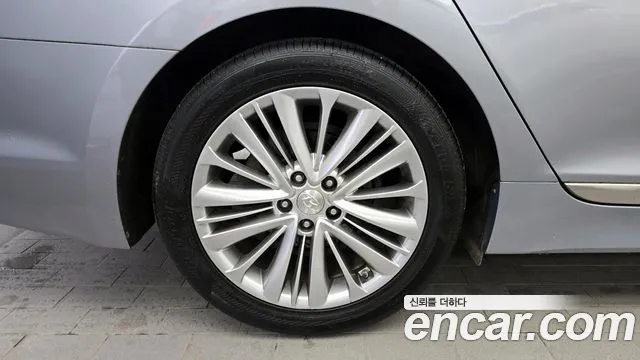 Hyundai Aslan 2015 thumb 10
