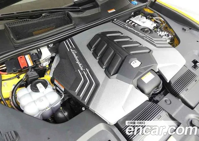 Lamborghini Urus 2024 thumb 10