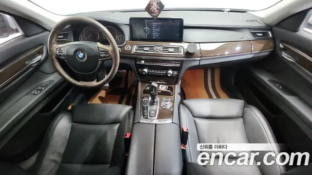 BMW 7 серии 2009 thumb 9