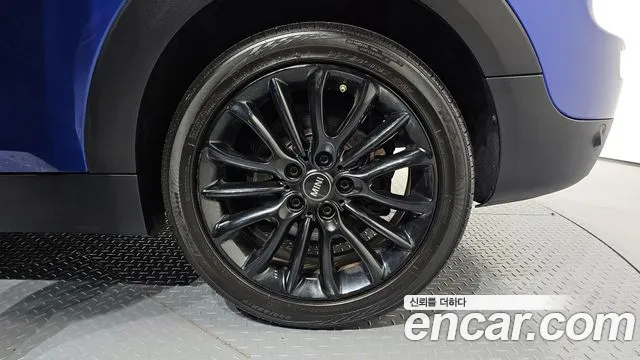 Mini Cooper Clubman 2020 thumb 4