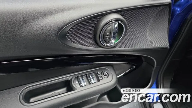 Mini Cooper Clubman 2020 thumb 12