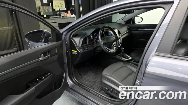 Hyundai Elantra 2019 thumb 3