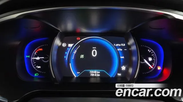 Renault SM6 2016 thumb 12