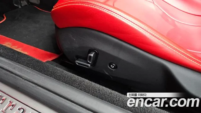 Ferrari Portofino 2019 thumb 2