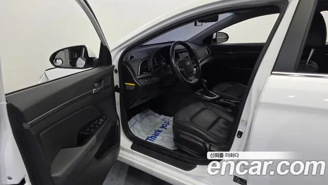Hyundai Avante 2016 thumb 6